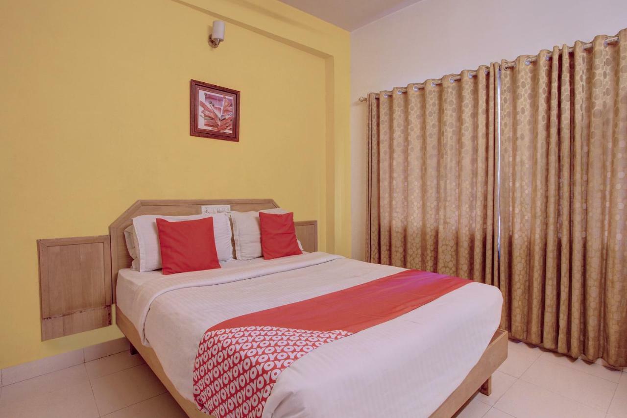 Oyo 27005 The Woodbridge Bangalore