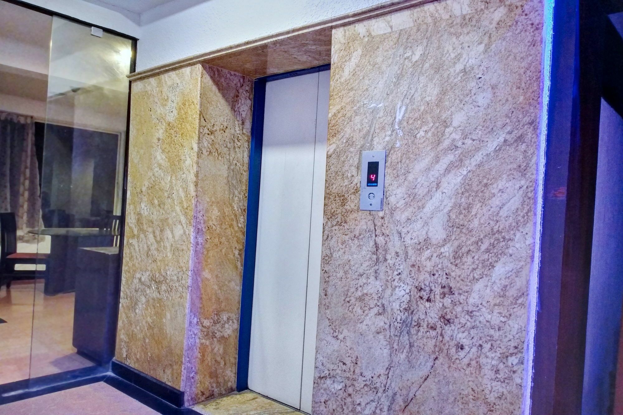 Oyo 10437 Hibiscus Hotel 3*