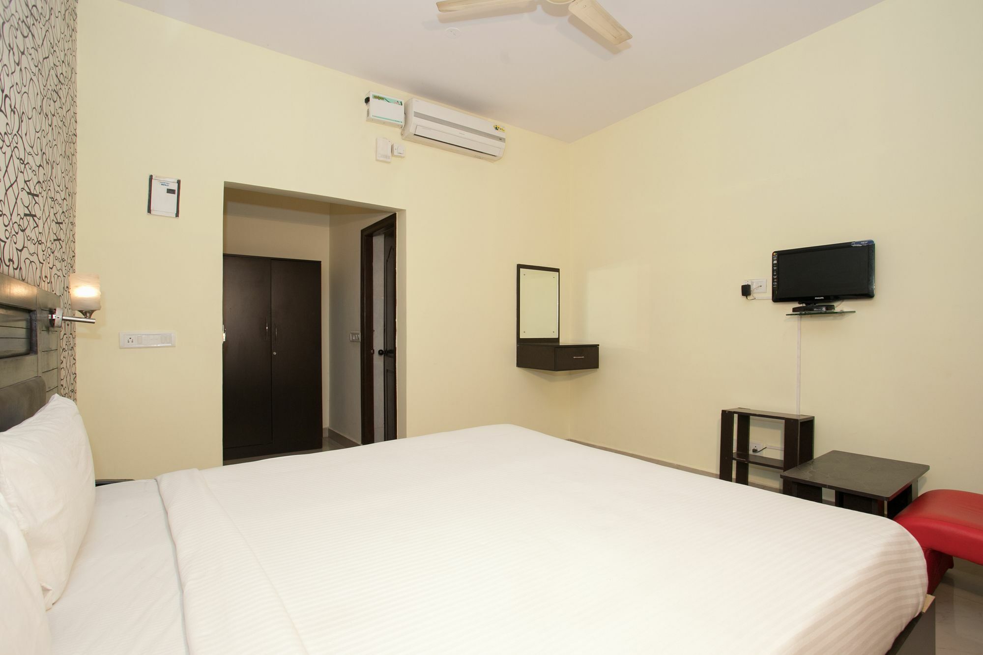 Hotel Oyo 10378 Hibiscus Mayflower Bangalore