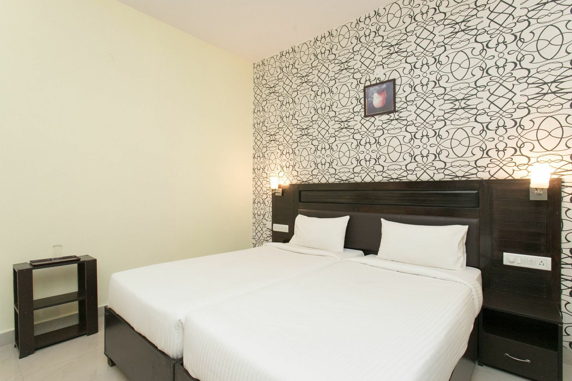 Oyo 10378 Hibiscus Mayflower Hotel Bangalore