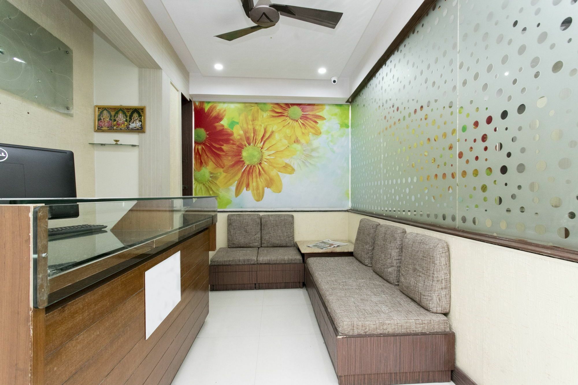 Oyo 10378 Hibiscus Mayflower Hotel Bangalore