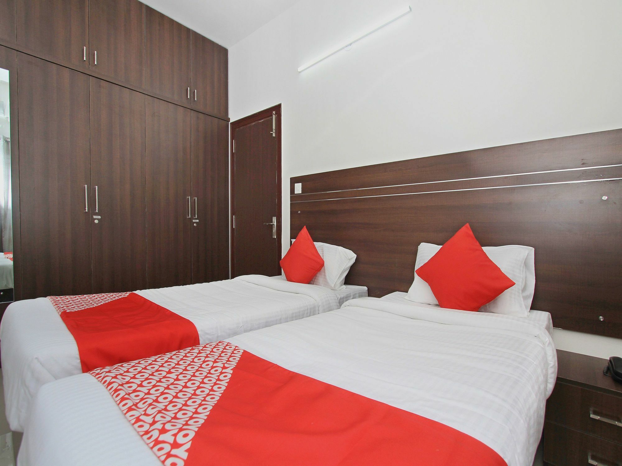 Oyo 11386 Resside Homes Hotel