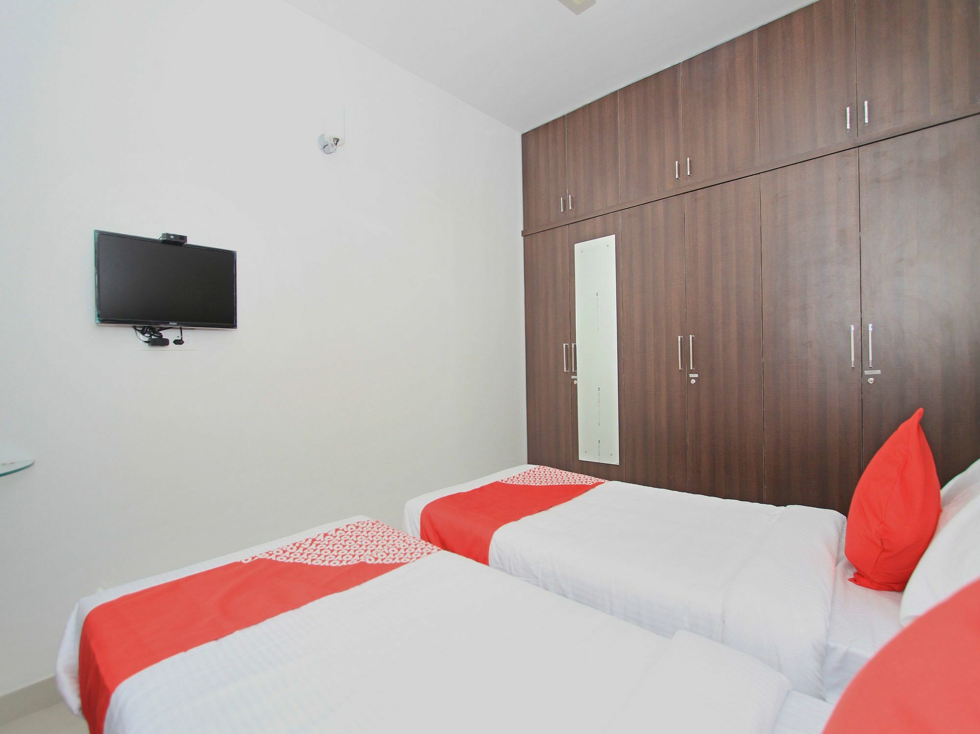 Hotel Oyo 11386 Resside Homes 3*