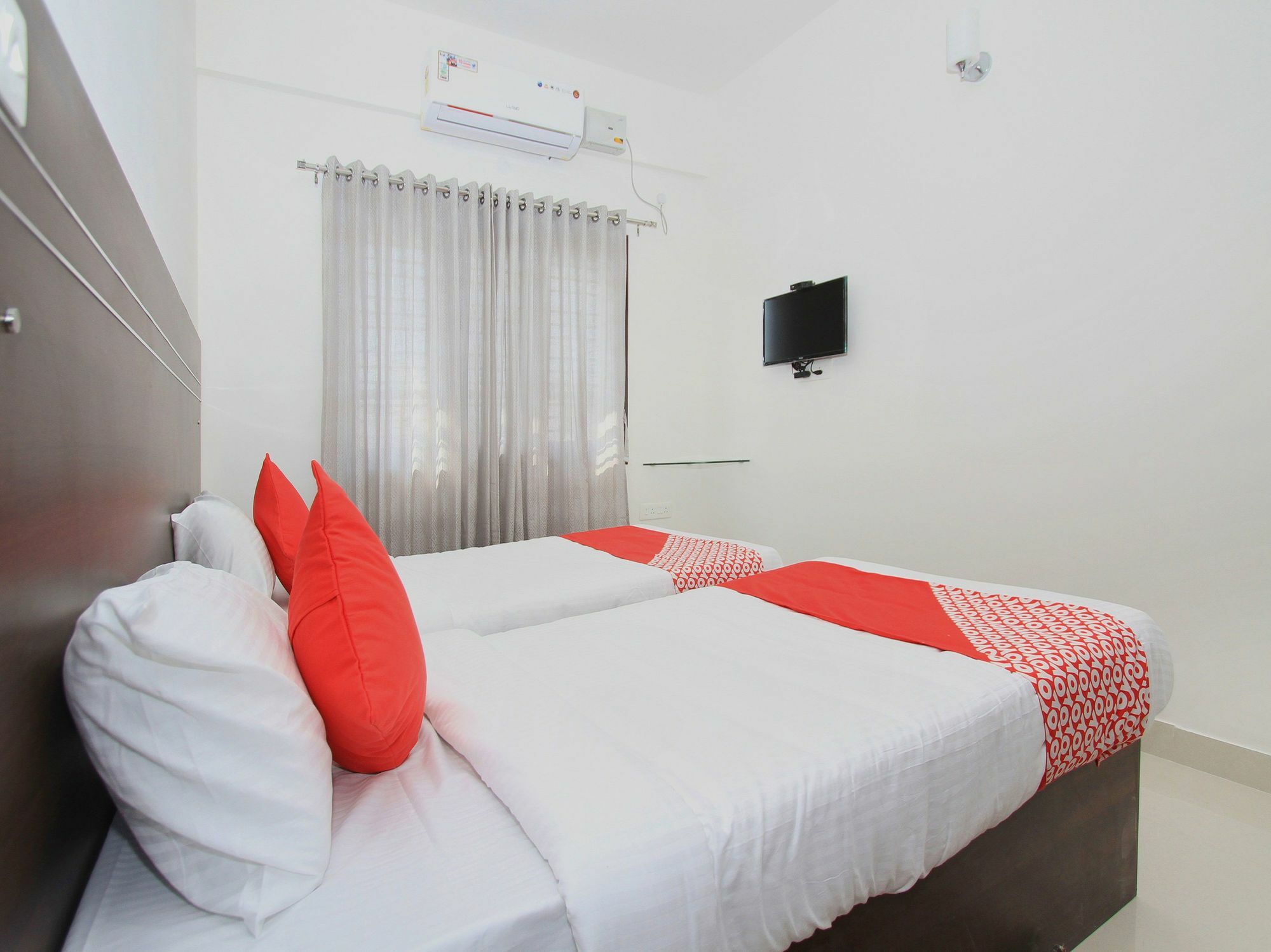 Oyo 11386 Resside Homes Hotel 3*