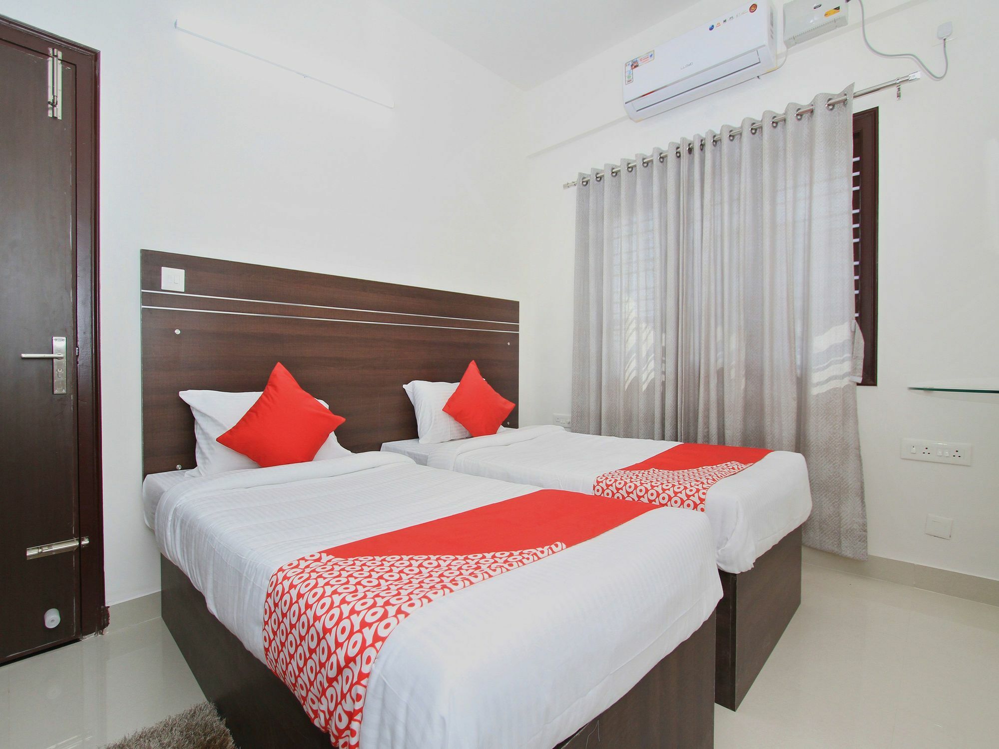 Oyo 11386 Resside Homes Hotel