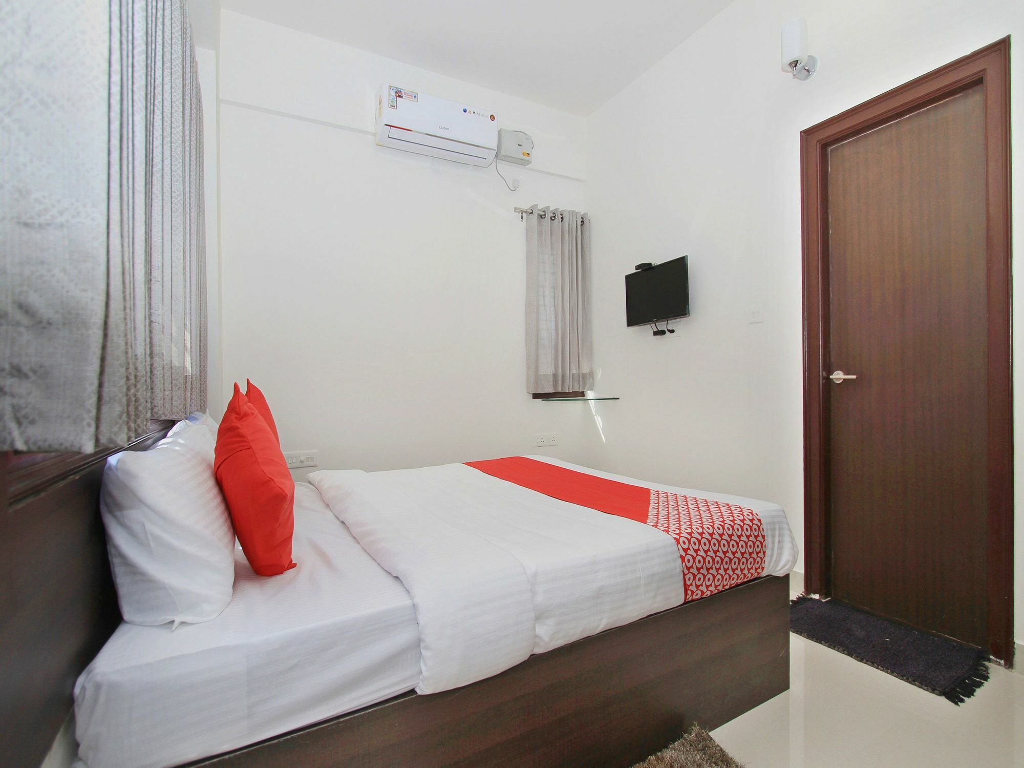 Oyo 11386 Resside Homes Hotel 3*