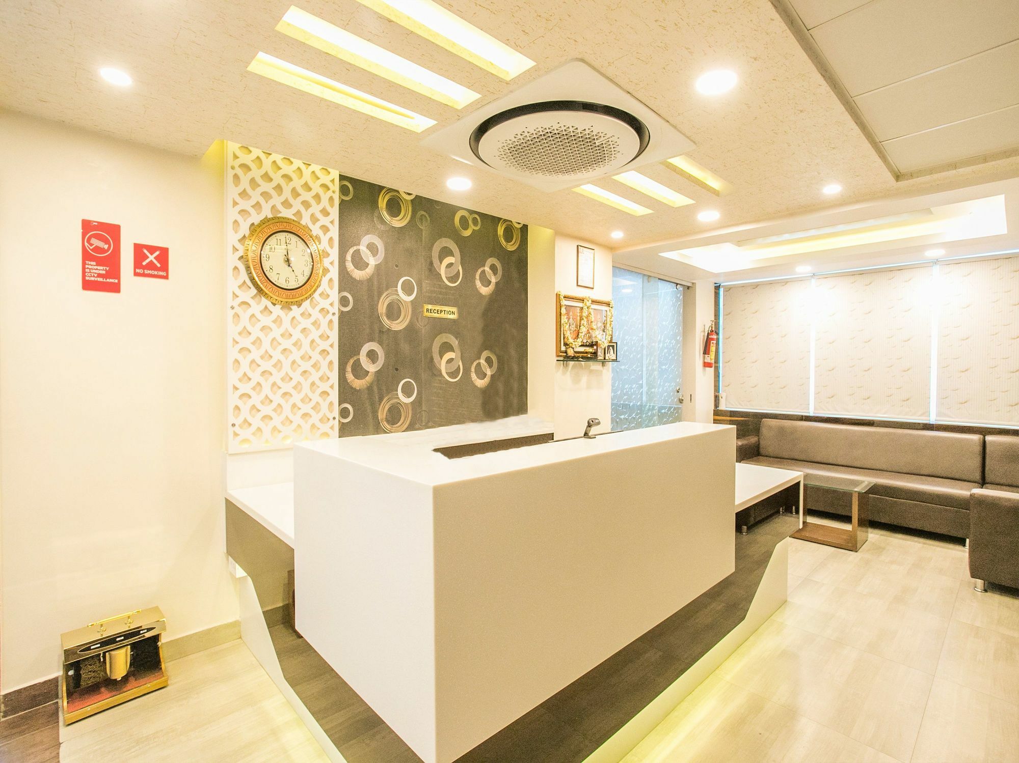 Capital O 15950 J K Residency Hotel 3*