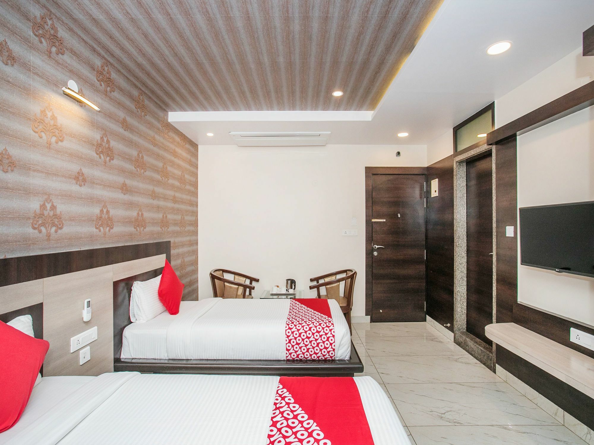 Hotel Capital O 15950 J K Residency 3*