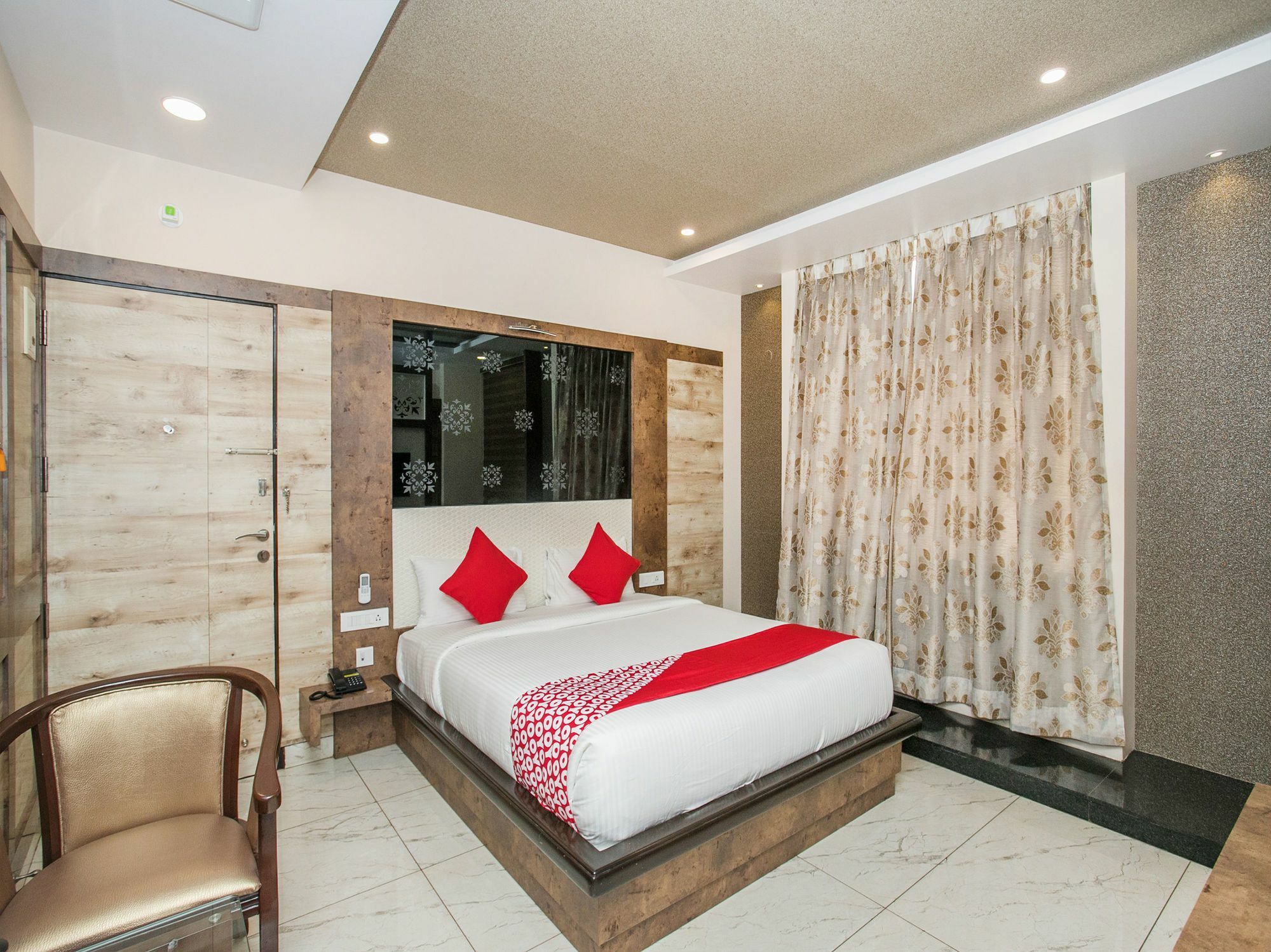 Hotel Capital O 15950 J K Residency