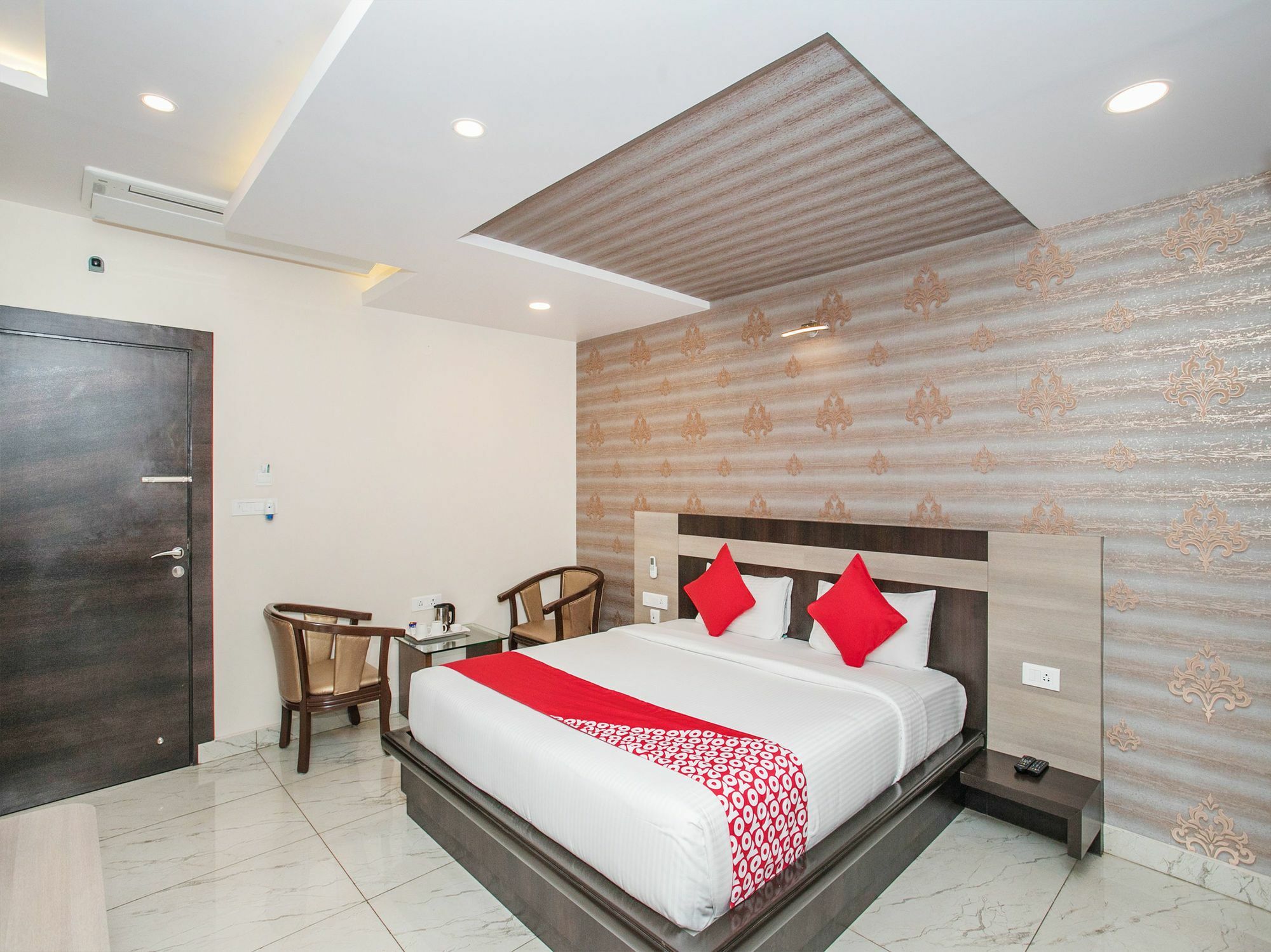 Capital O 15950 J K Residency Hotel 3*