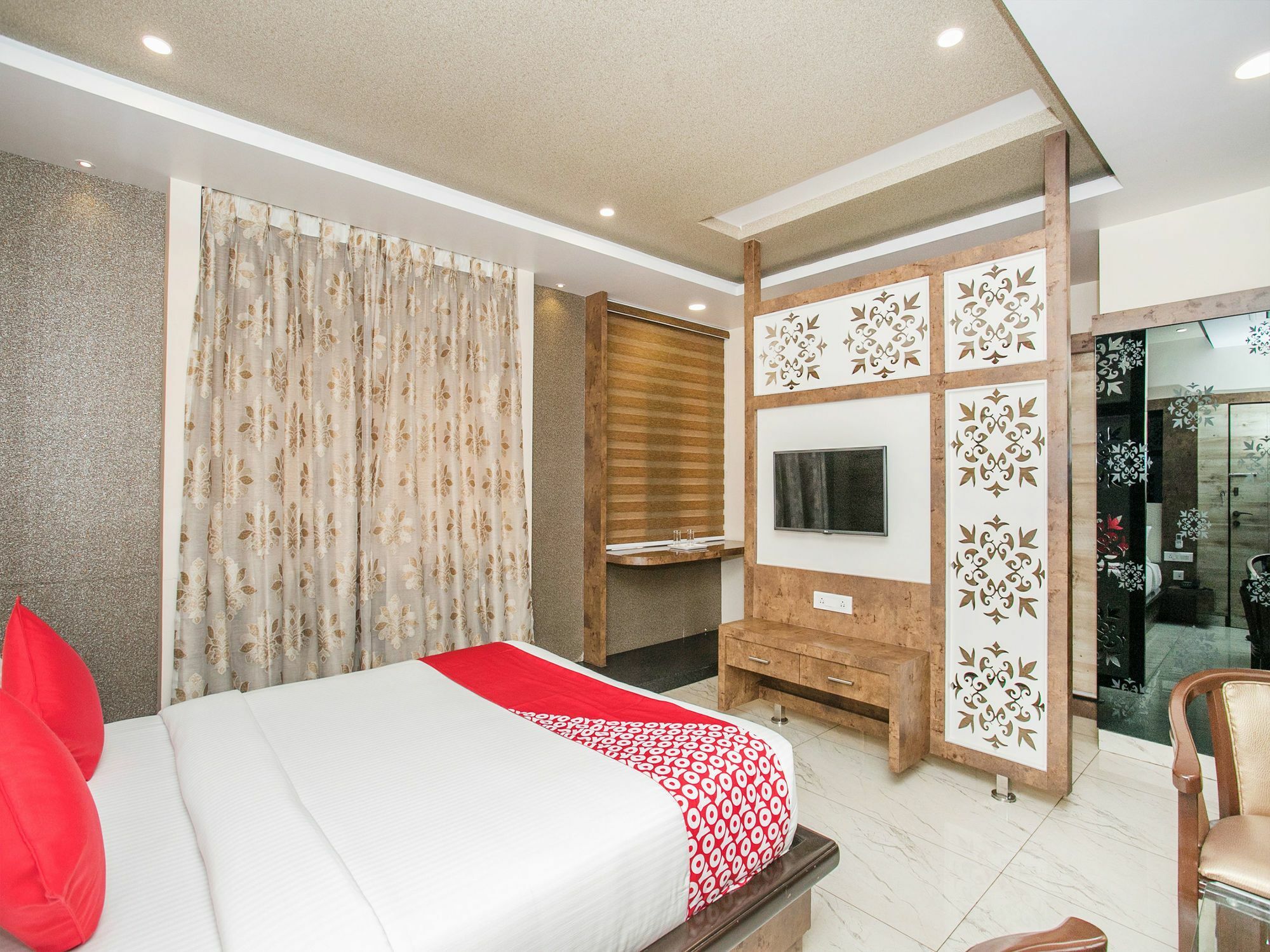 Capital O 15950 J K Residency Hotel 3*