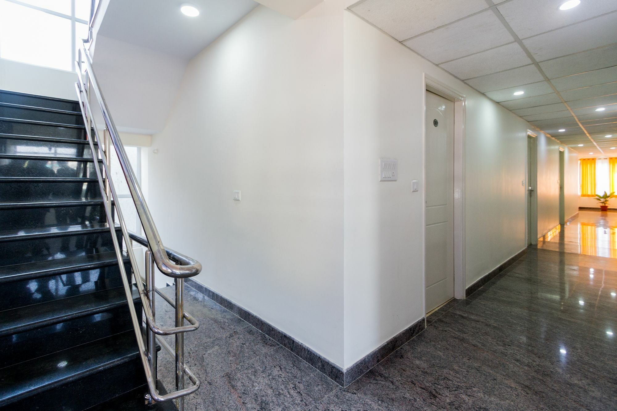Hotel Fabhotel Oakwey - Indiranagar