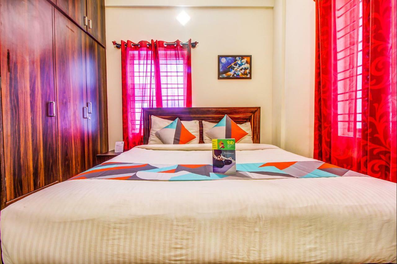 Oyo 14272 Manyata Palace Hotel