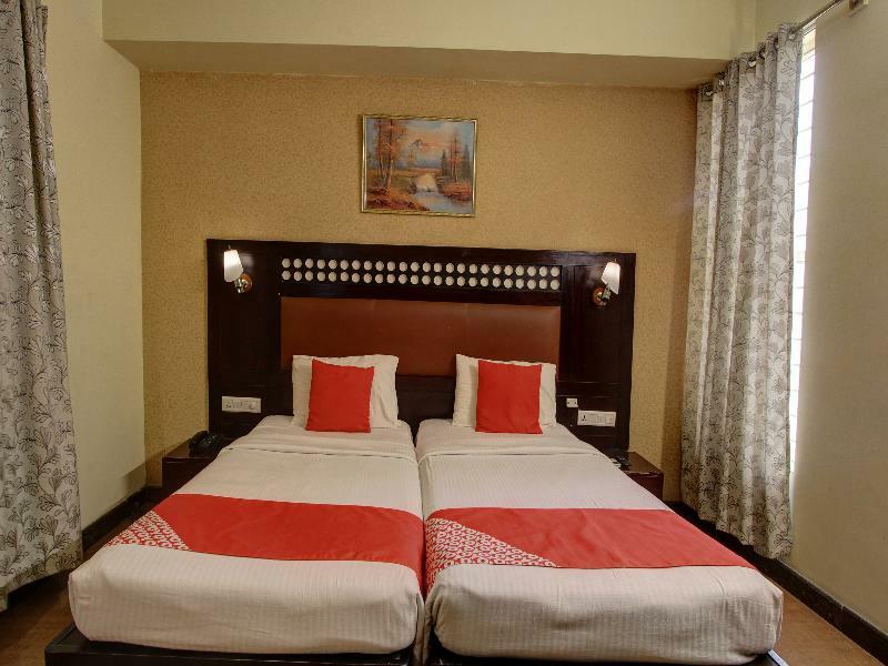 Oyo 10437 Hibiscus Hotel 3*
