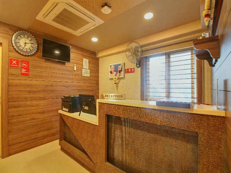 Oyo 8480 A2b Electronic Hotel 3*