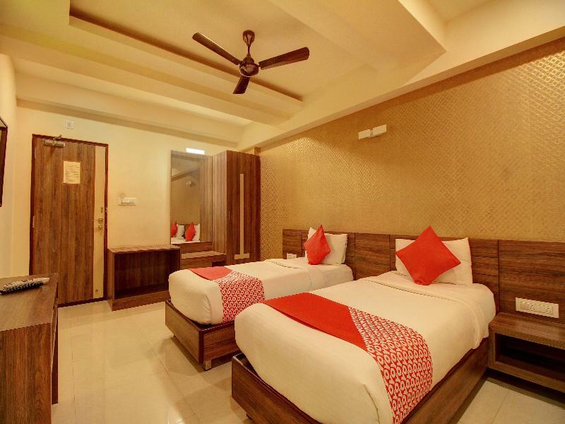 Oyo 8480 A2b Electronic Hotel 3*