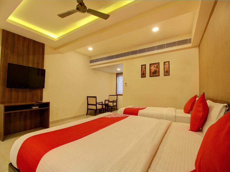 Hotel Oyo 8480 A2b Electronic