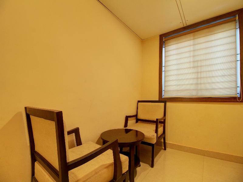 Oyo 8480 A2b Electronic Hotel Bangalore