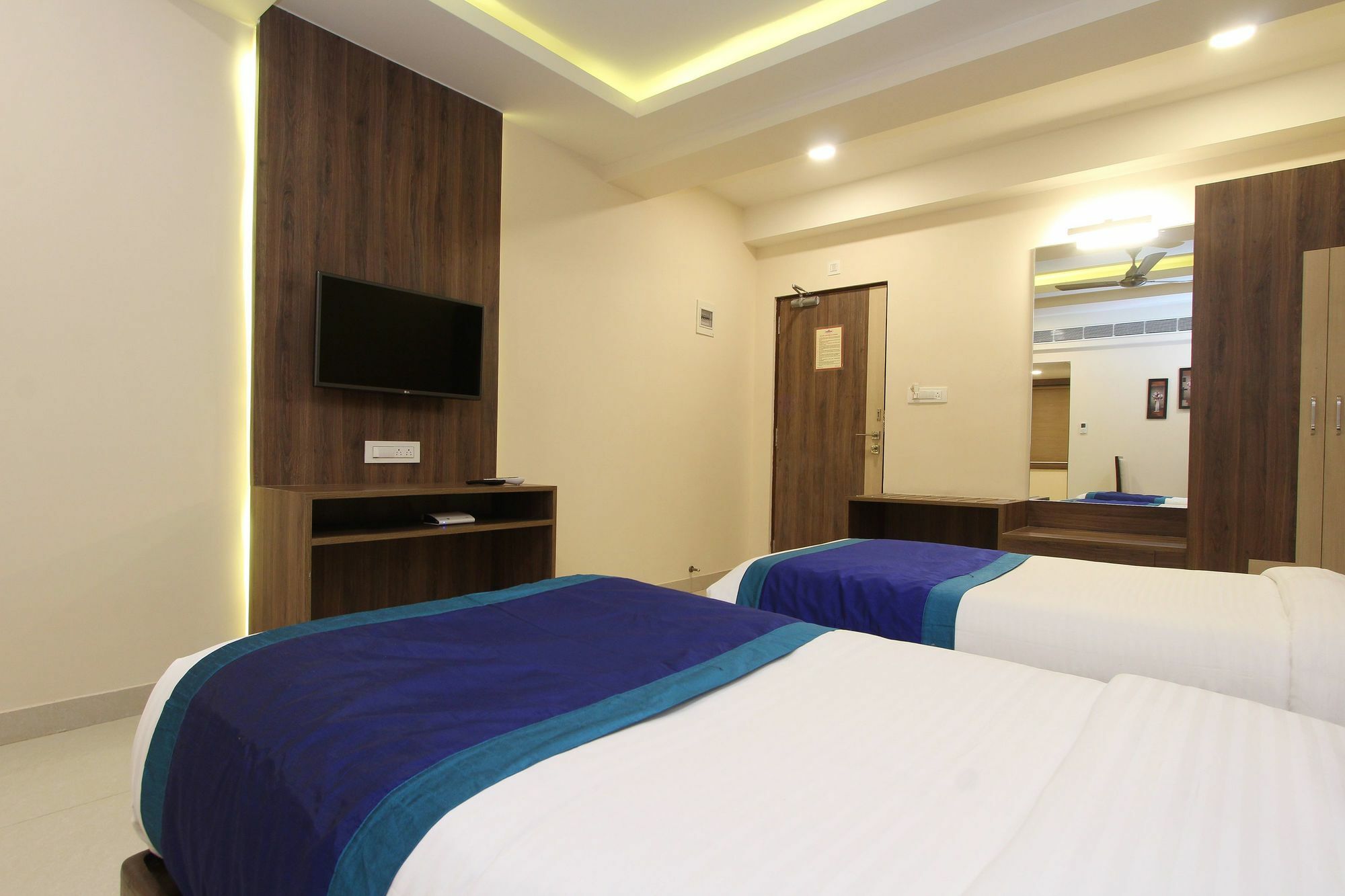 Hotel Oyo 8480 A2b Electronic 3*