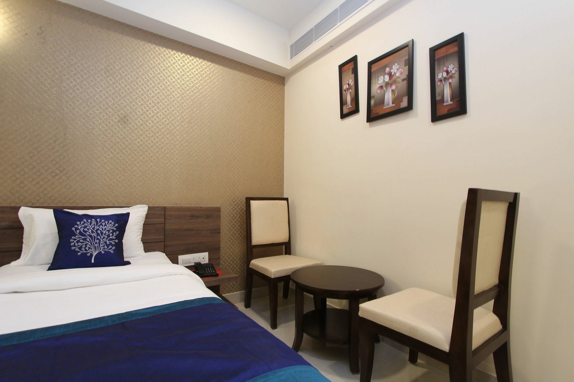 Oyo 8480 A2b Electronic Hotel