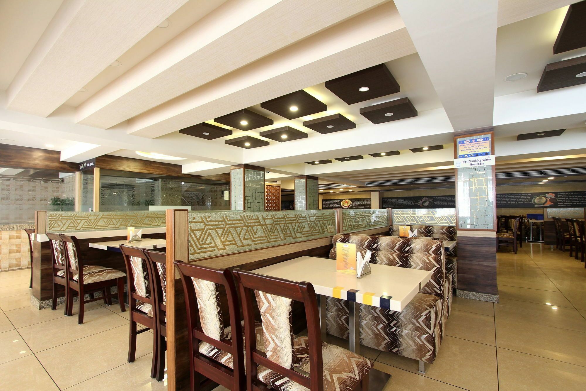 Oyo 8480 A2b Electronic Hotel Bangalore