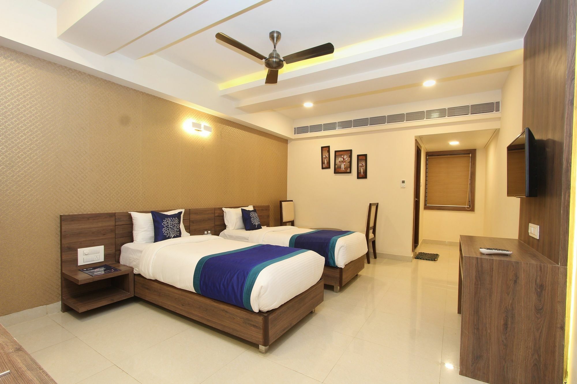 Hotel Oyo 8480 A2b Electronic 3*