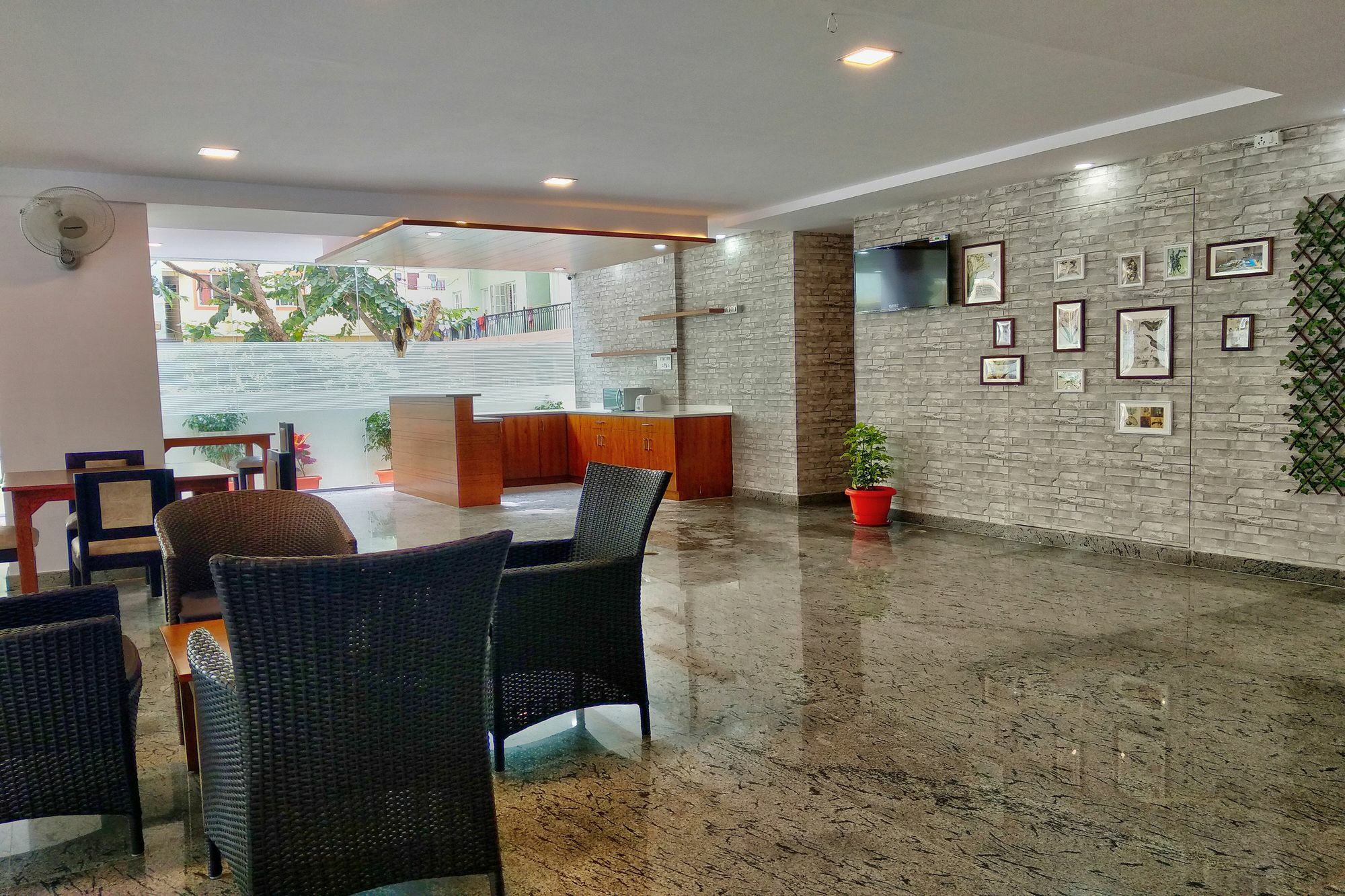 Hotel Ckb 3*