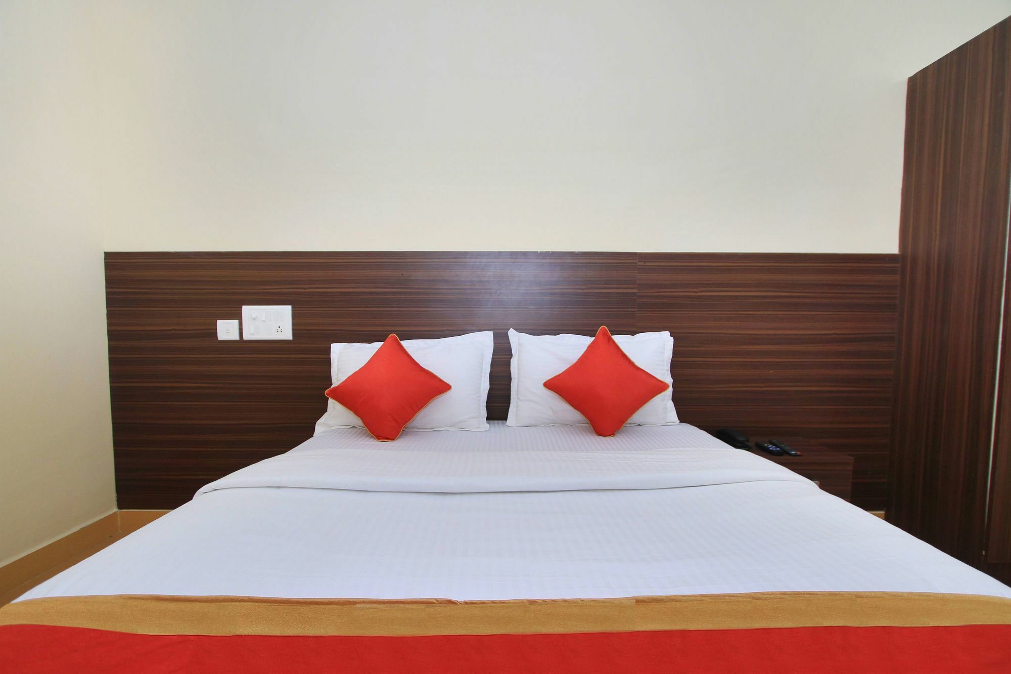 Hotel Oyo 10291 Sri Venkatadri Residency Bangalore