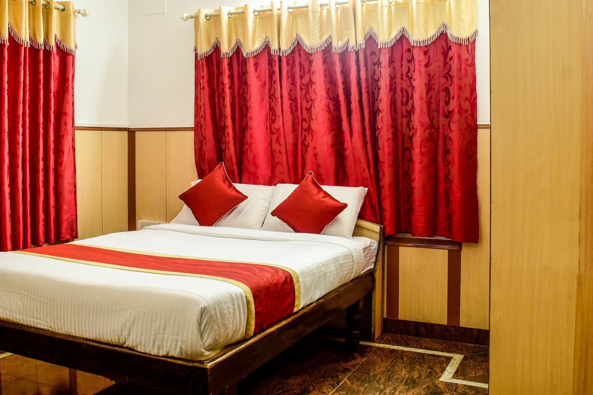 Hotel Fabhotel Shivaals Residency - Rajajinagar 3*