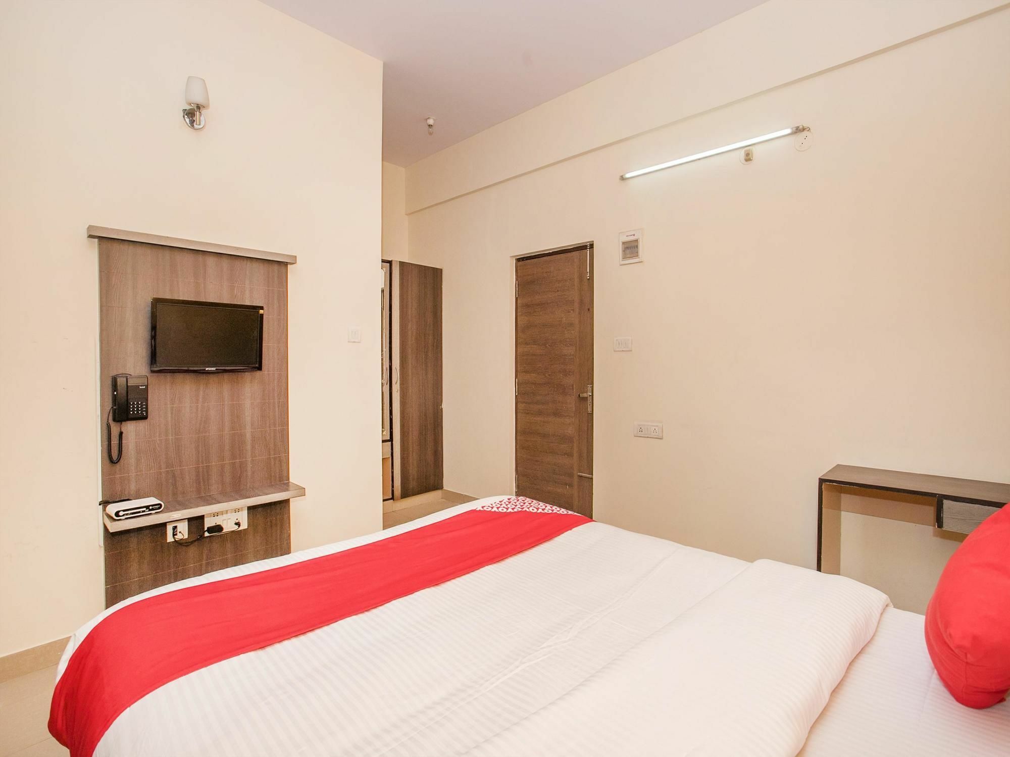 Oyo 15711 Athiti Residency Hotel Bangalore