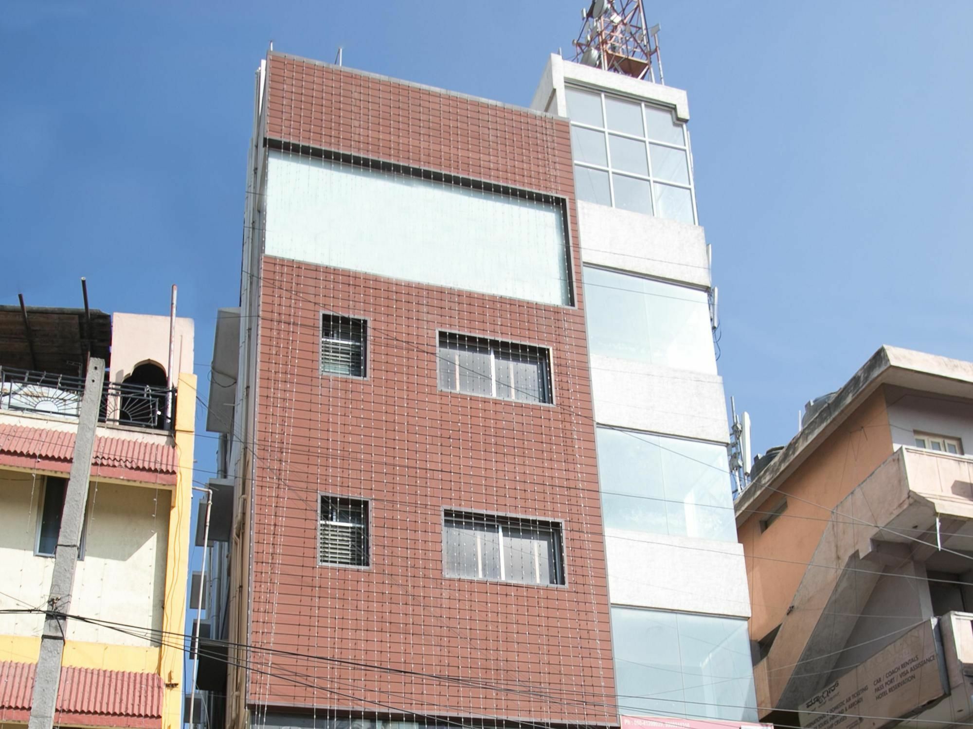 Hotel Oyo 15711 Athiti Residency Bangalore