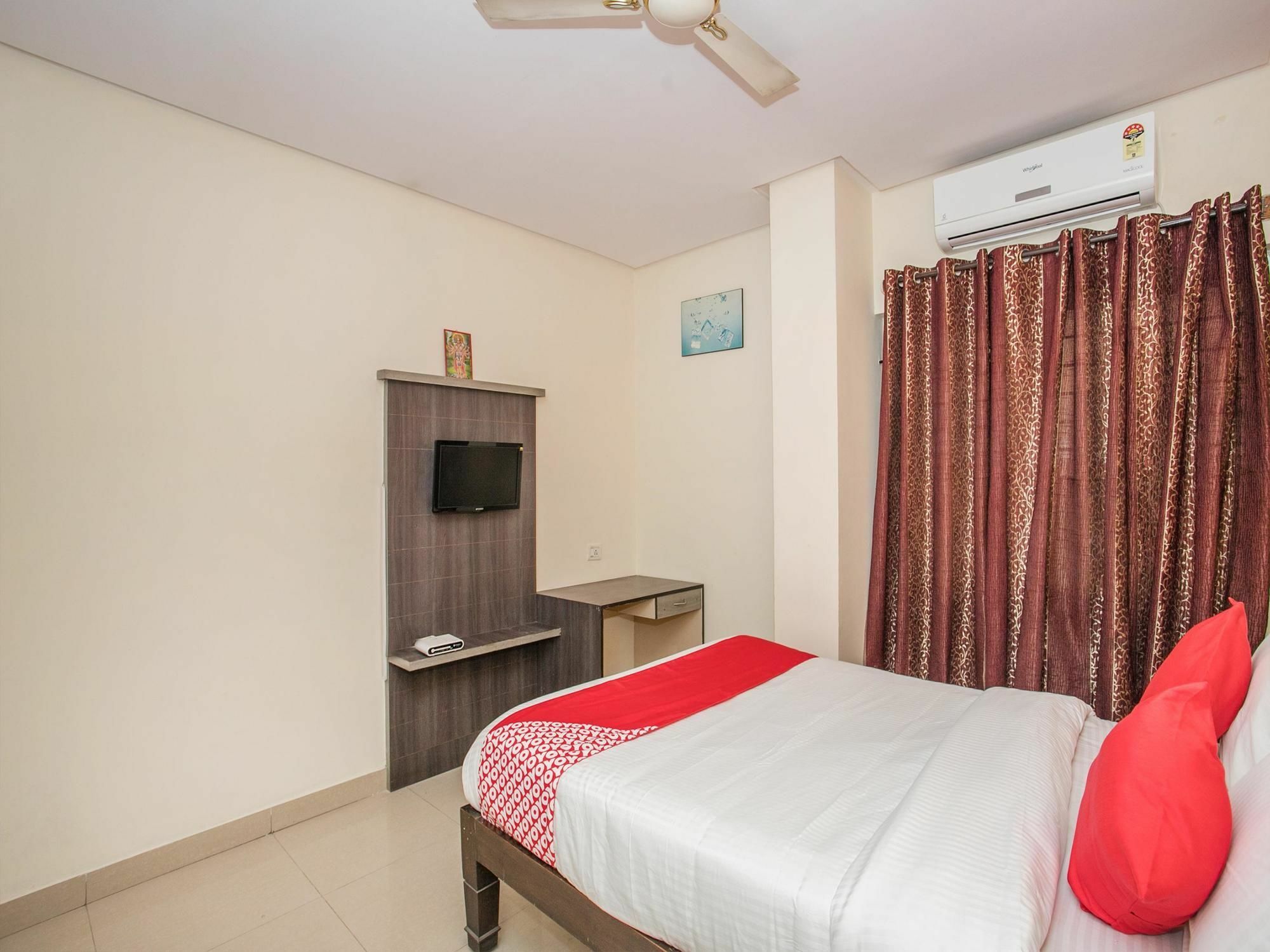 Hotel Oyo 15711 Athiti Residency Bangalore