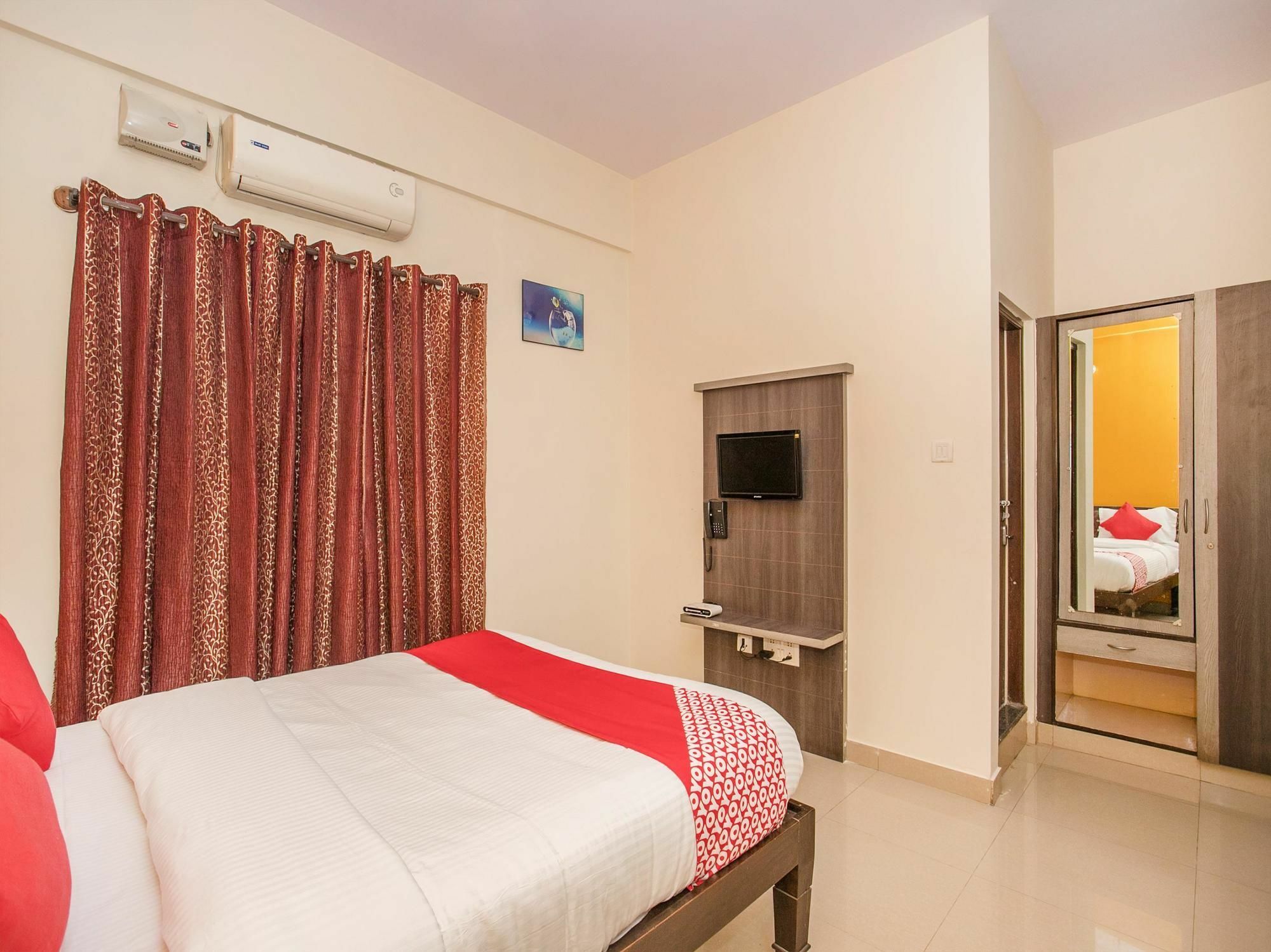 Hotel Oyo 15711 Athiti Residency Bangalore