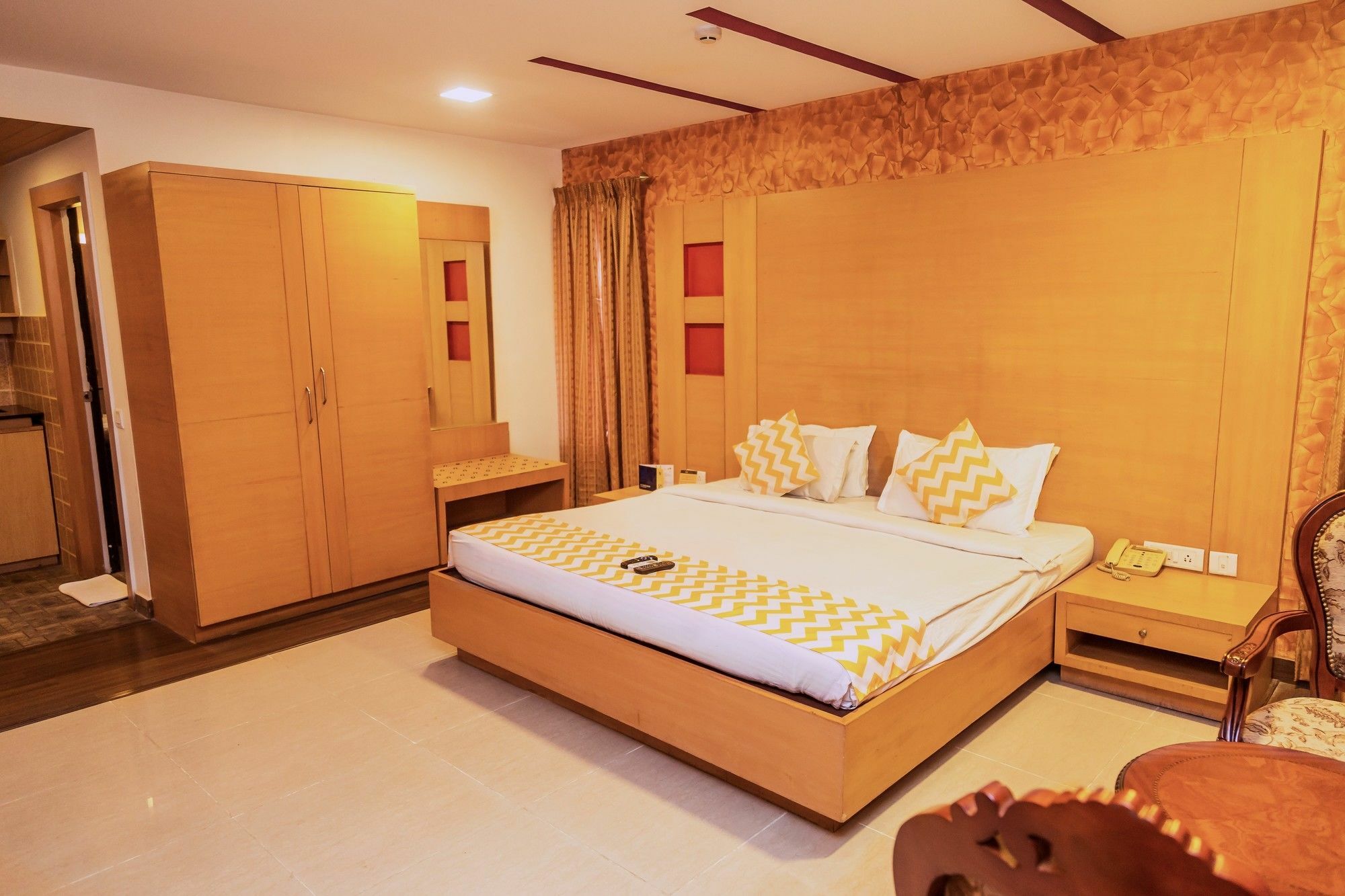 Fabhotel Oriental Hotel
