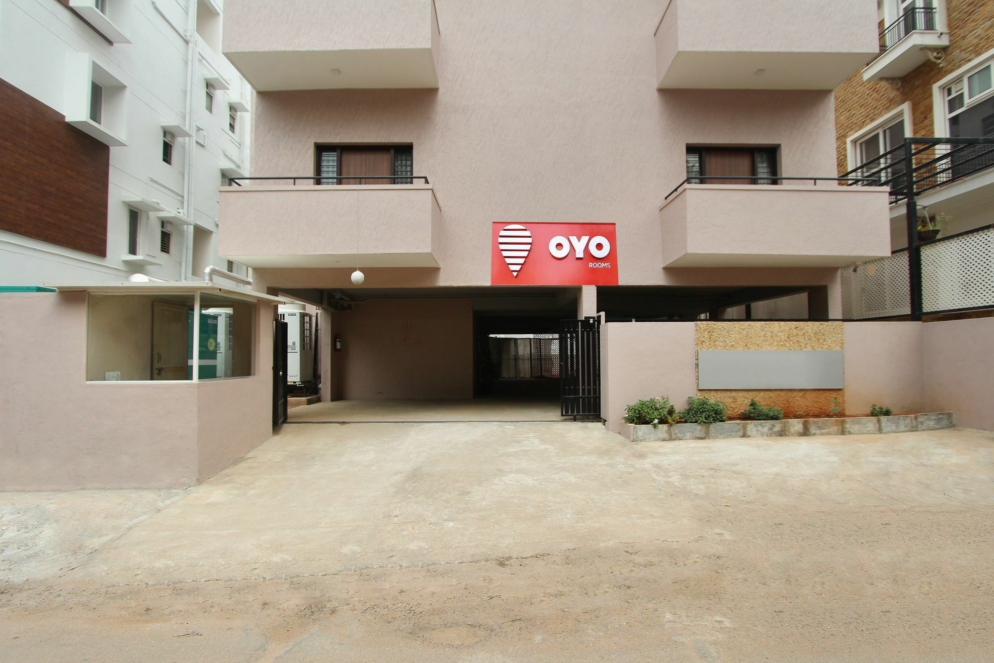 Oyo 8045 Crest 3*