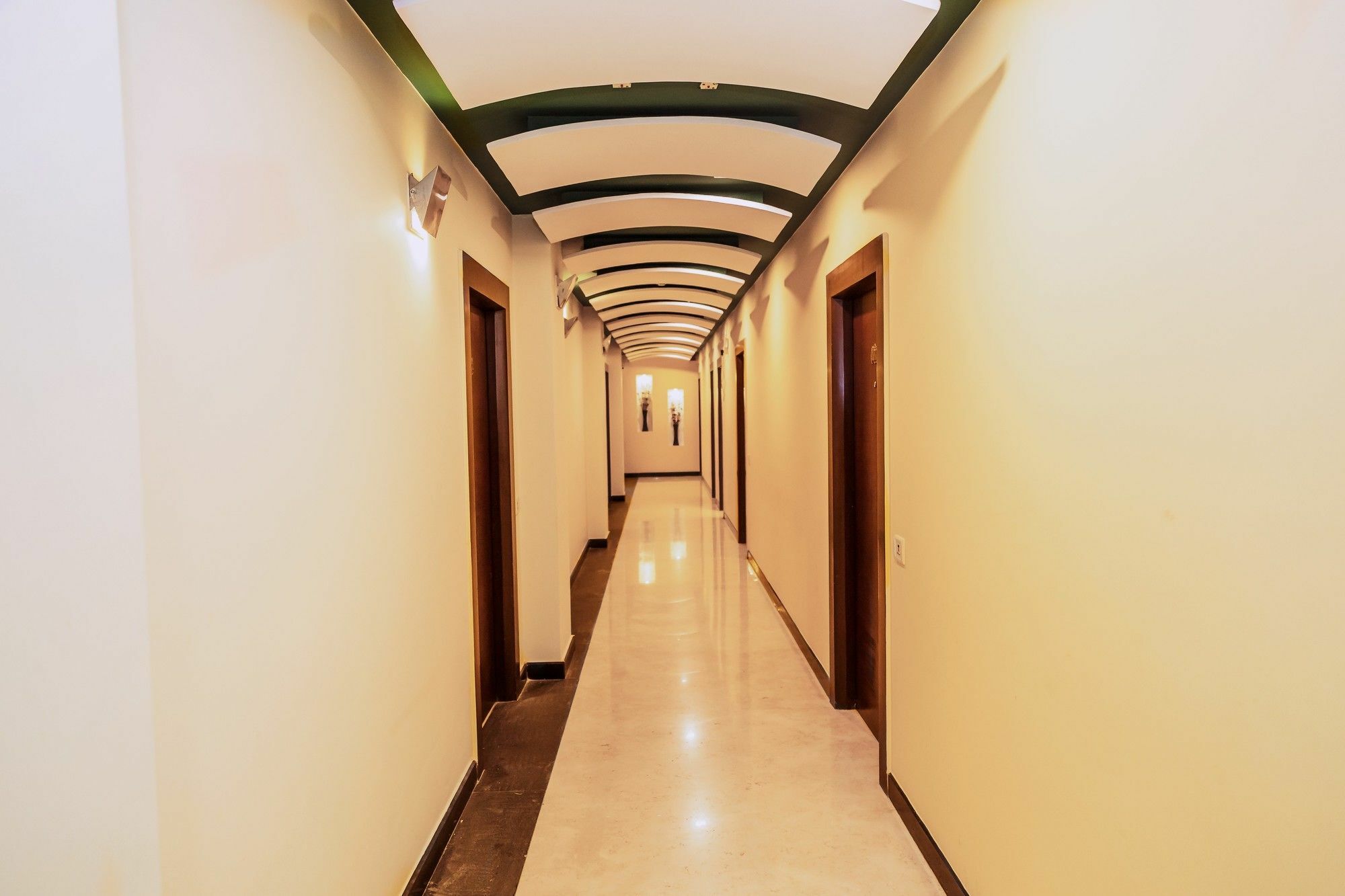 Fabhotel Oriental
