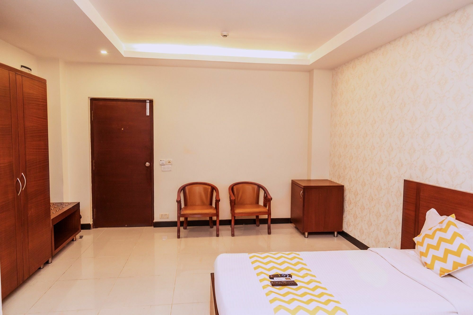 Fabhotel Oriental