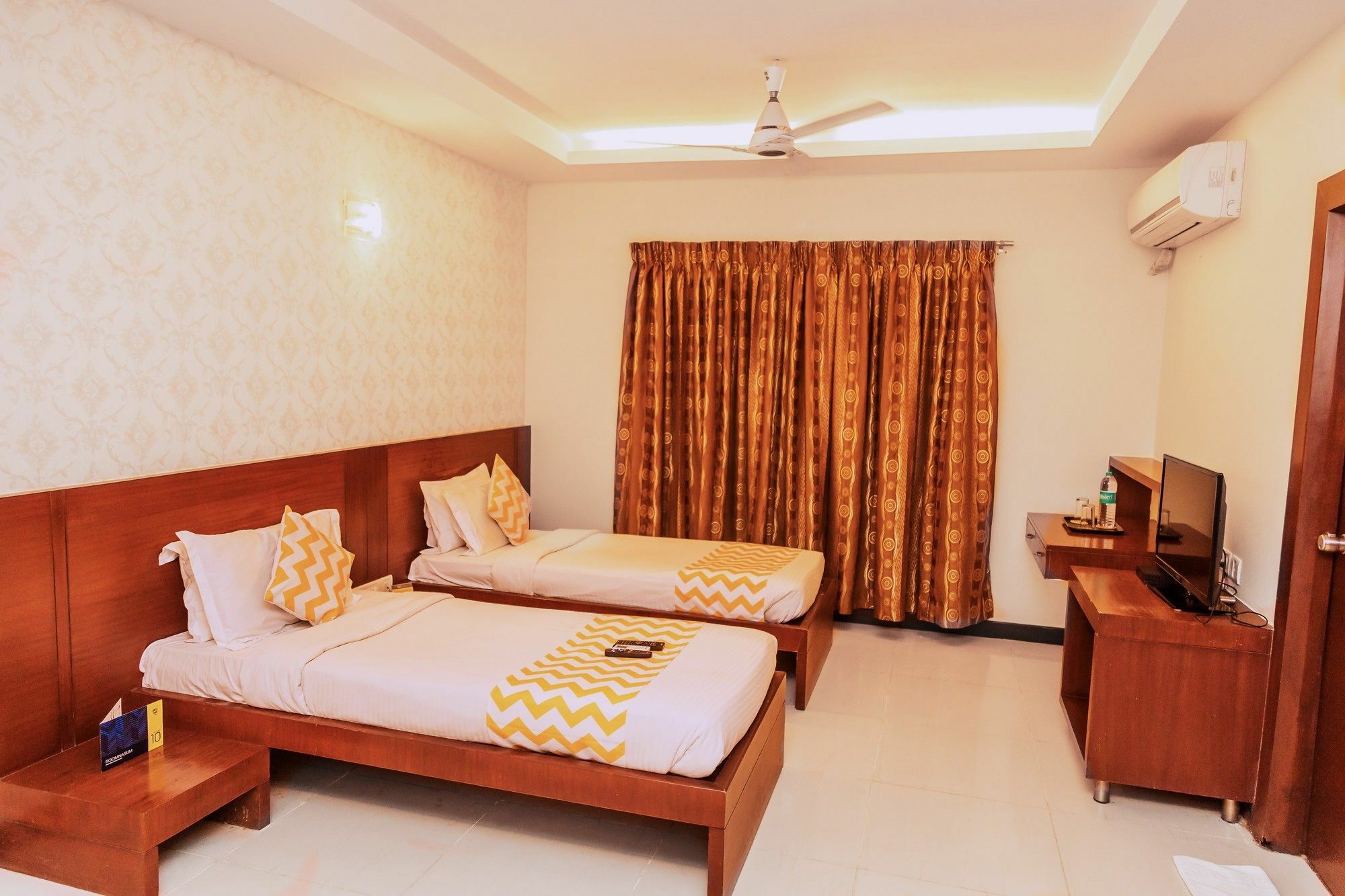 Fabhotel Oriental