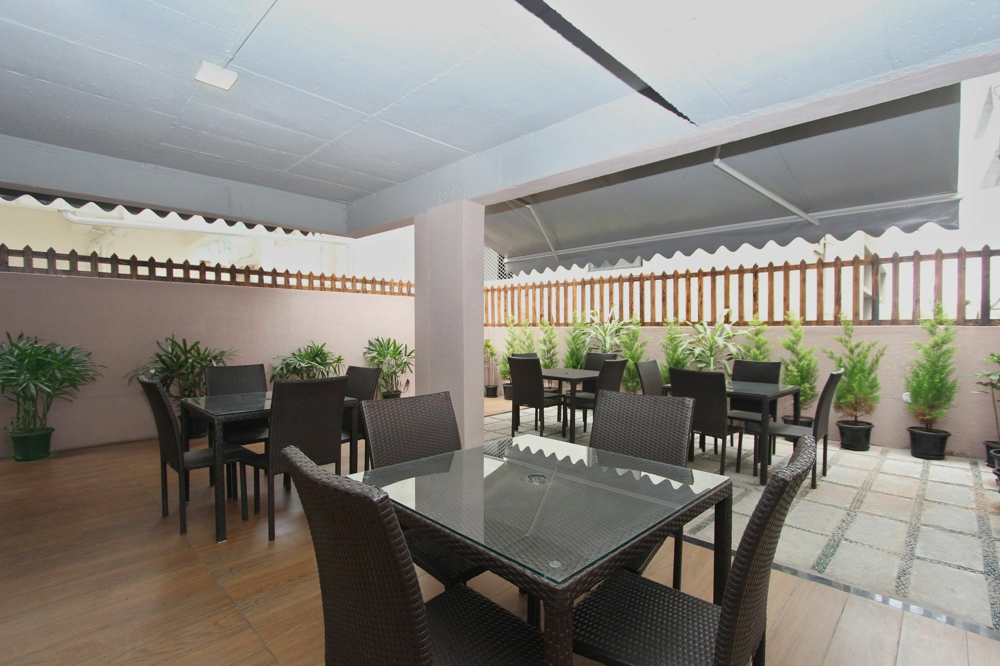 Oyo 8045 Crest Hotel 3*