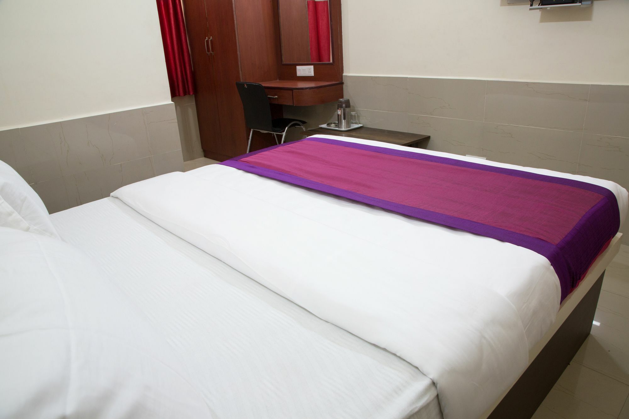 Hotel Fabexpress Grand Krishna Deluxe Bangalore