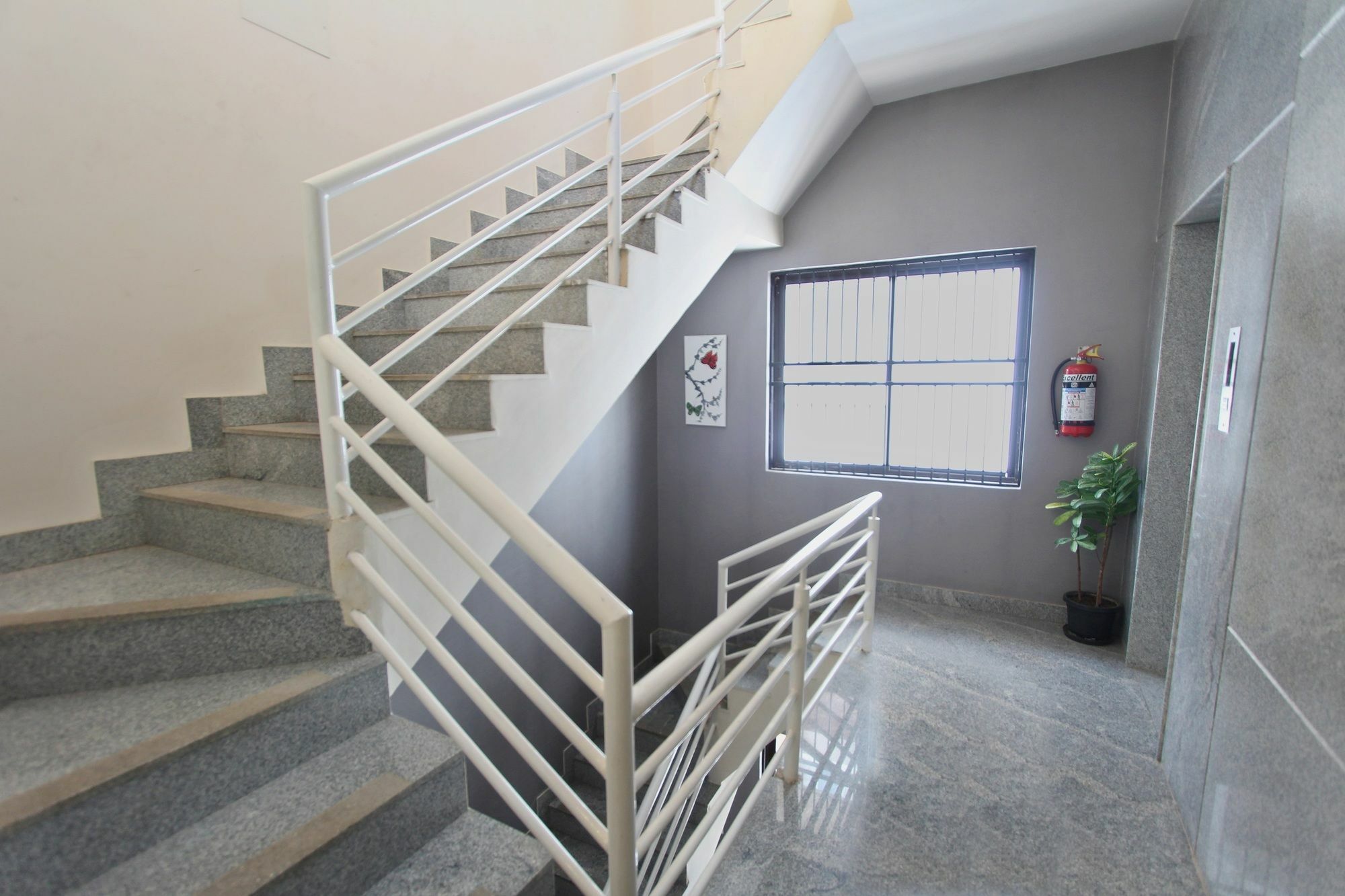 Oyo 8045 Crest 3* Bangalore