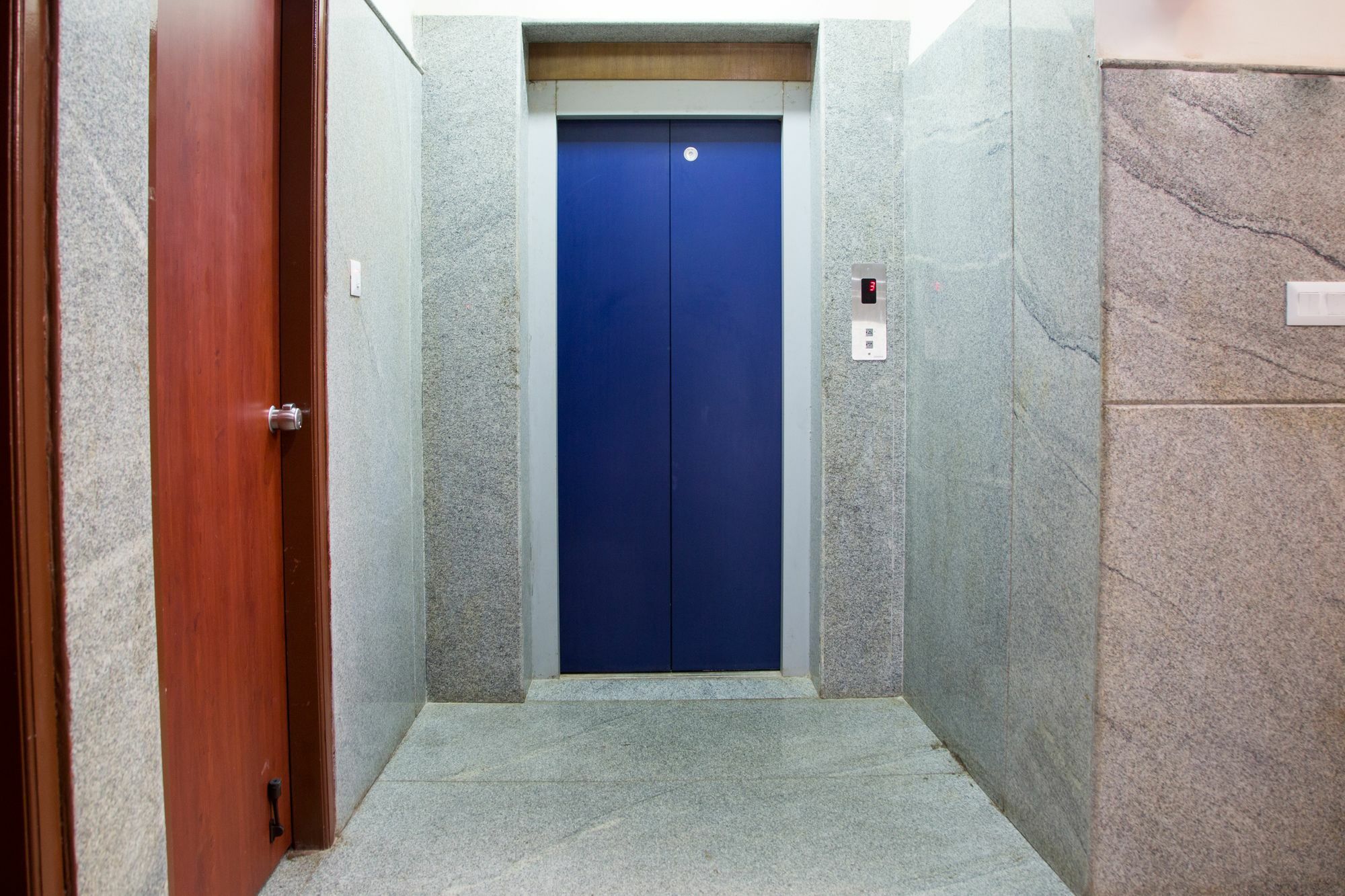 Hotel Fabexpress Grand Krishna Deluxe Bangalore
