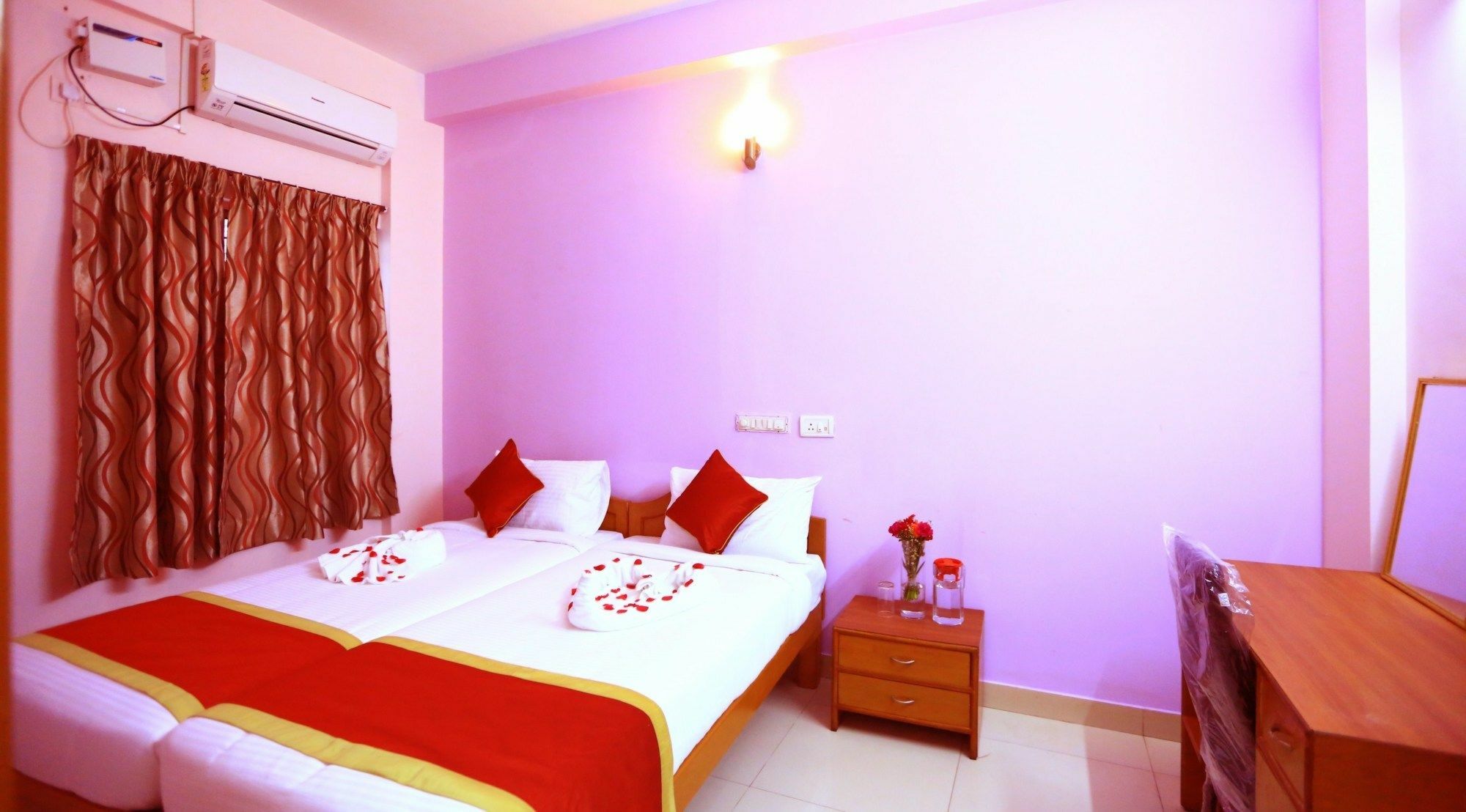 Hotel Queen's Castle Bangalore
