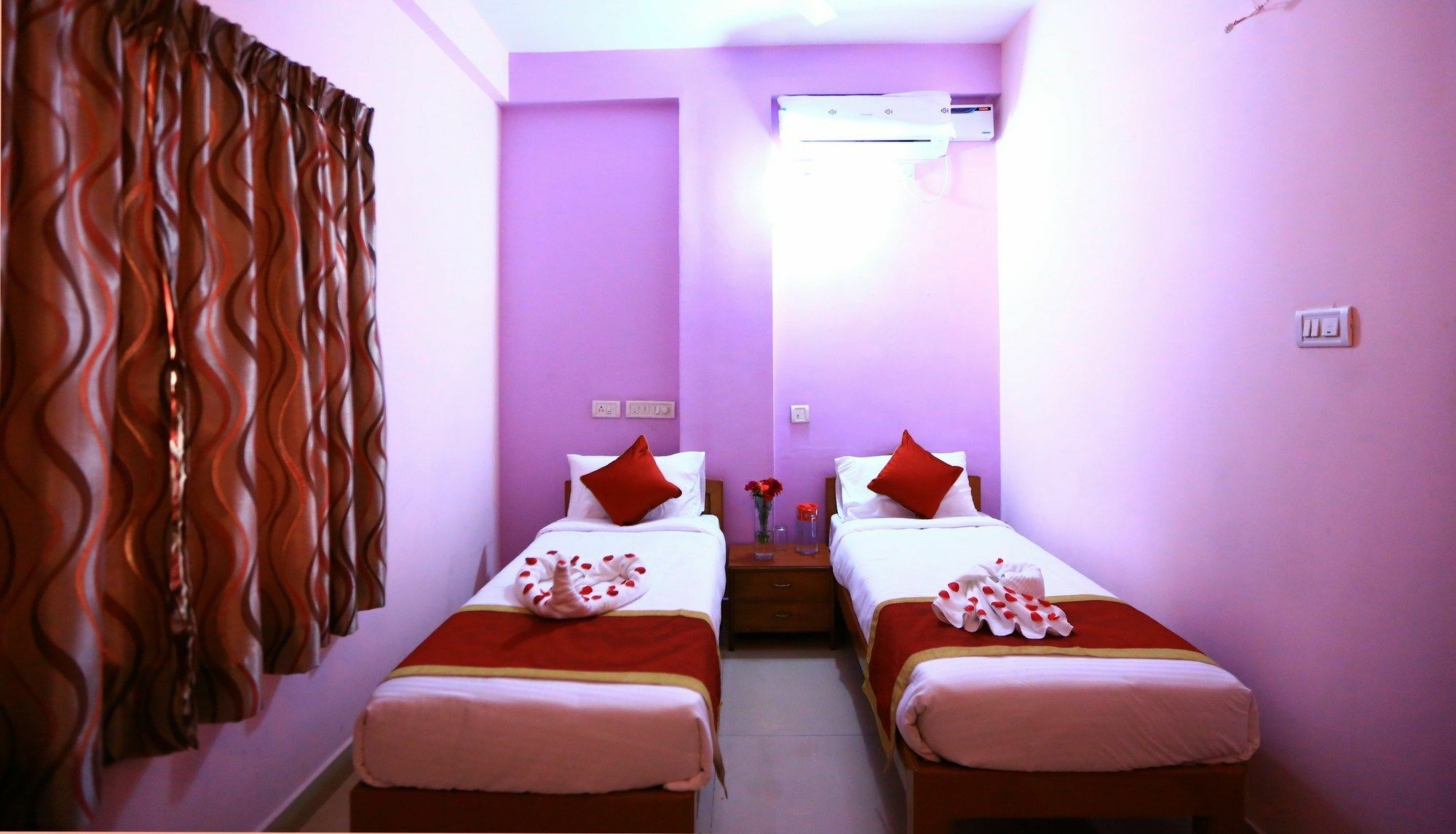 Hotel Queen's Castle Bangalore