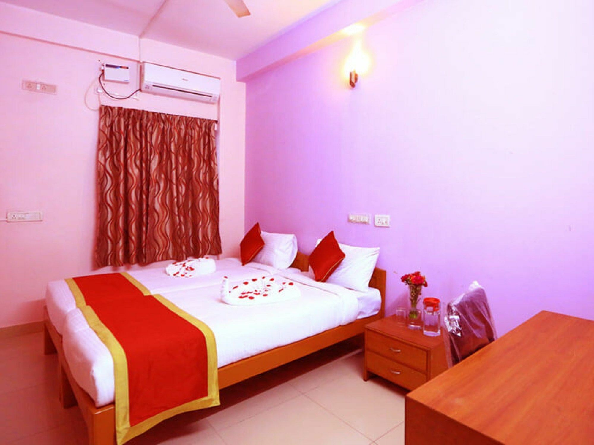 Hotel Queen's Castle Bangalore