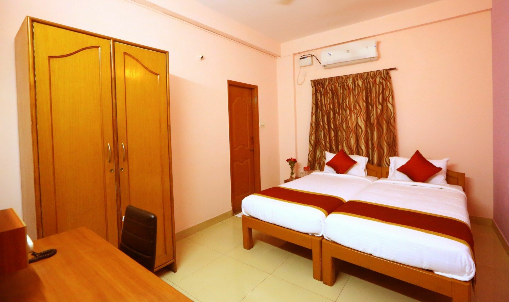 Queen's Castle Hotel 3*