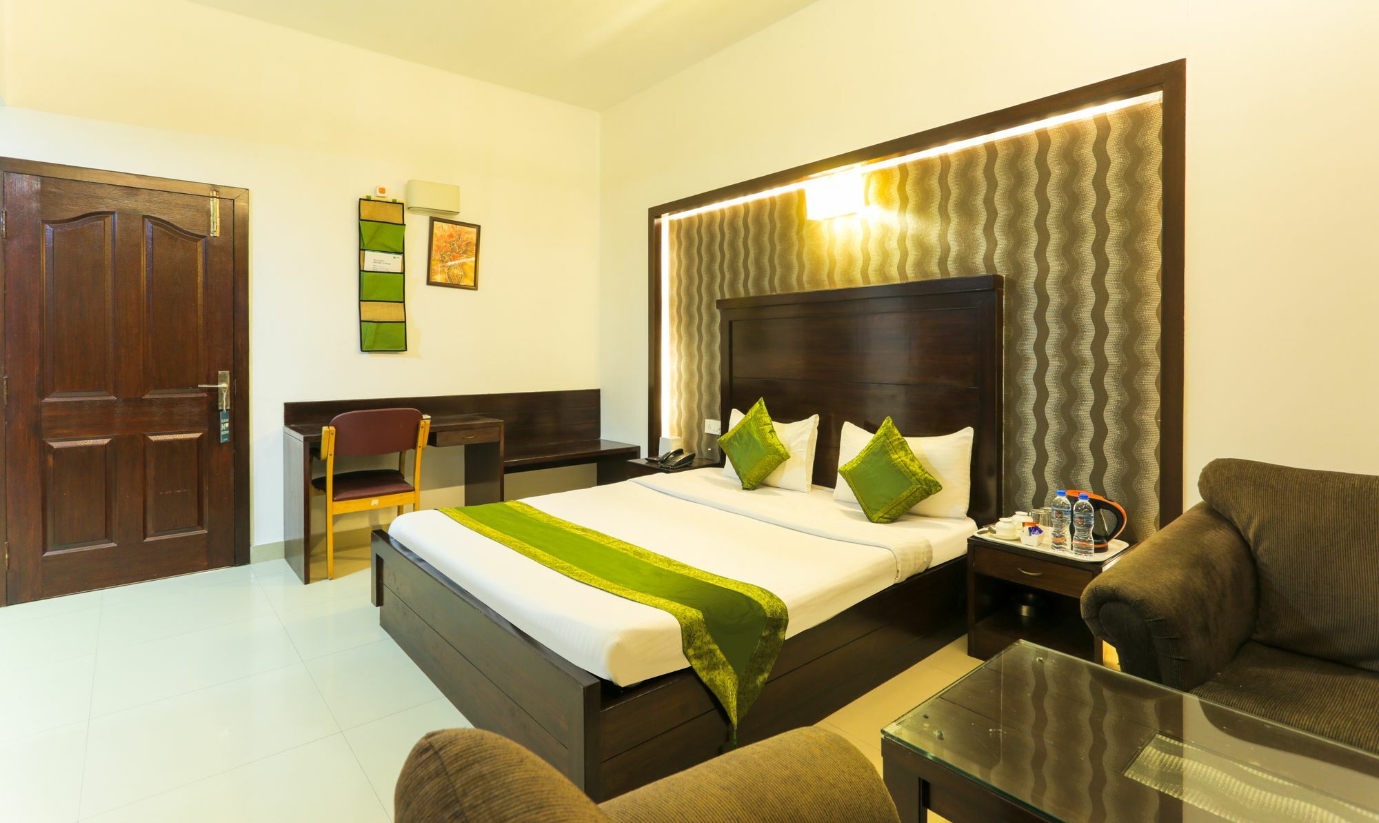 Hotel Treebo Canna Ngv 3*