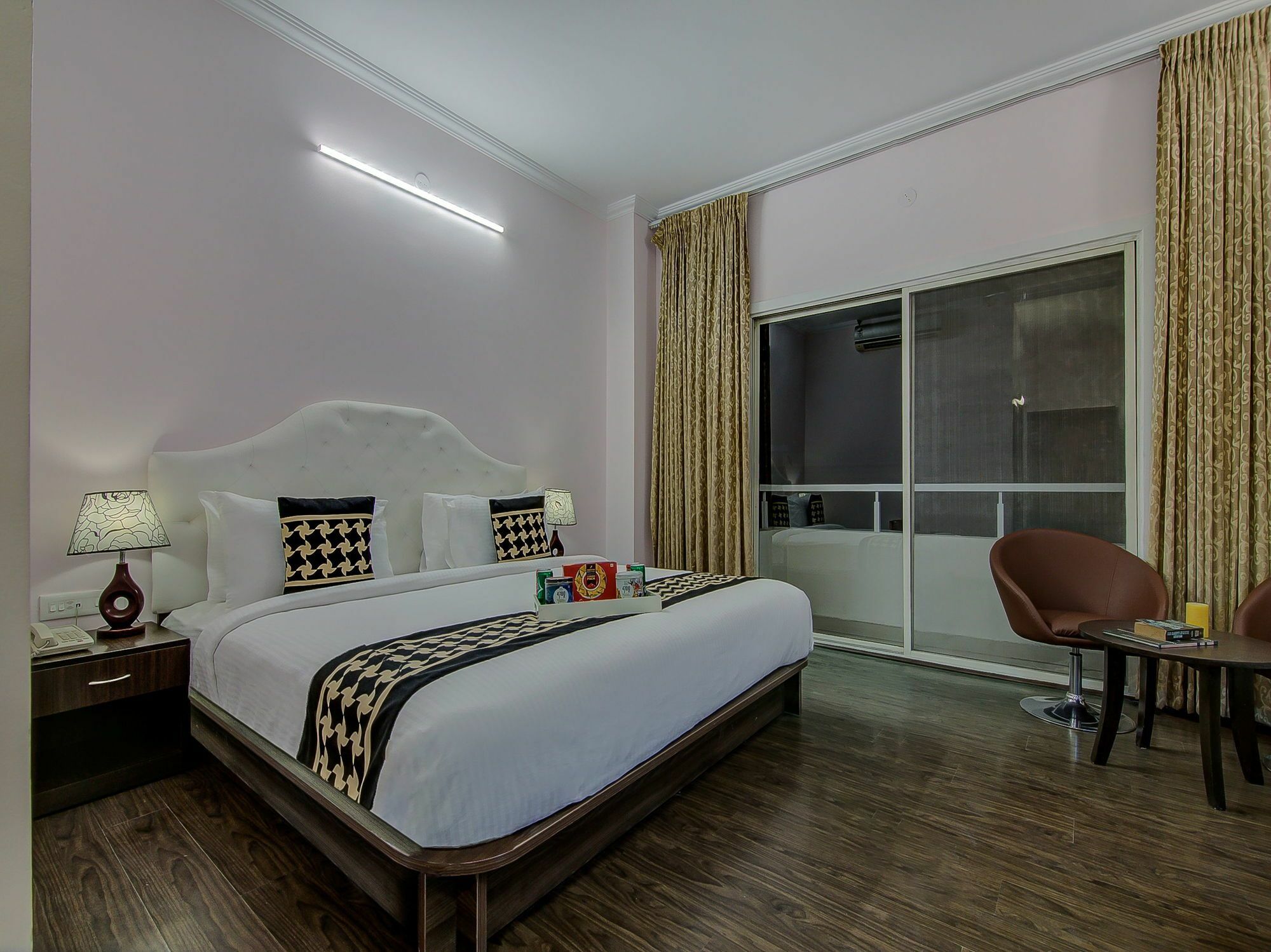 Edition O 30005 Whitefield 3*