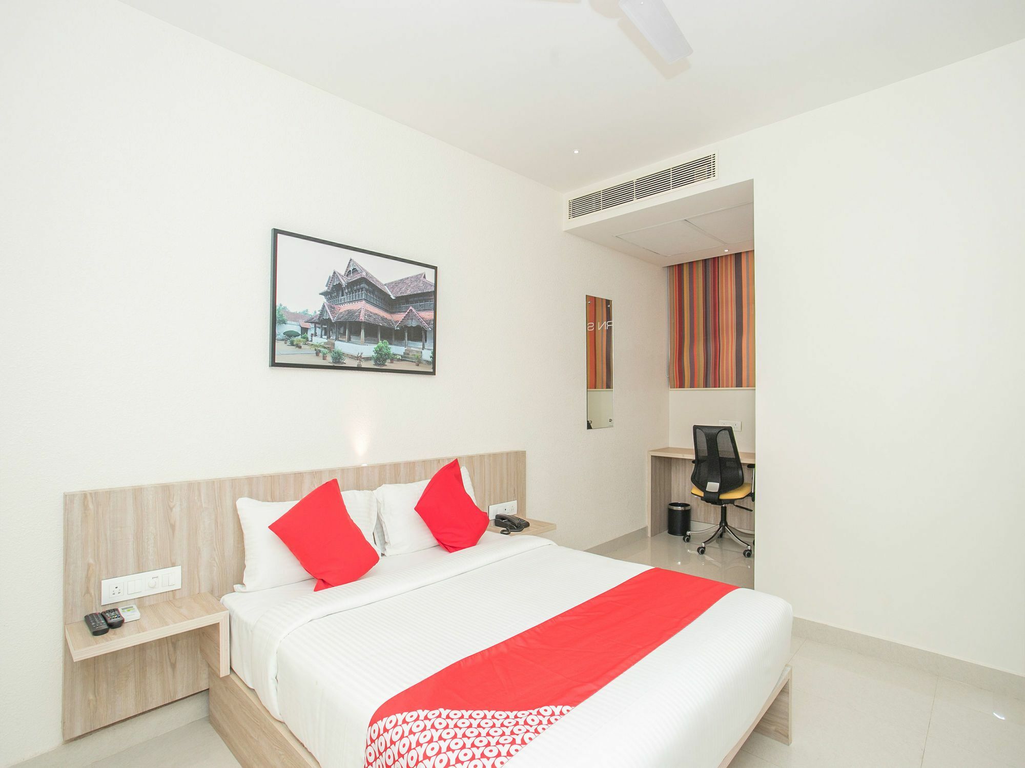 Capital O 15744 Northern Hotel