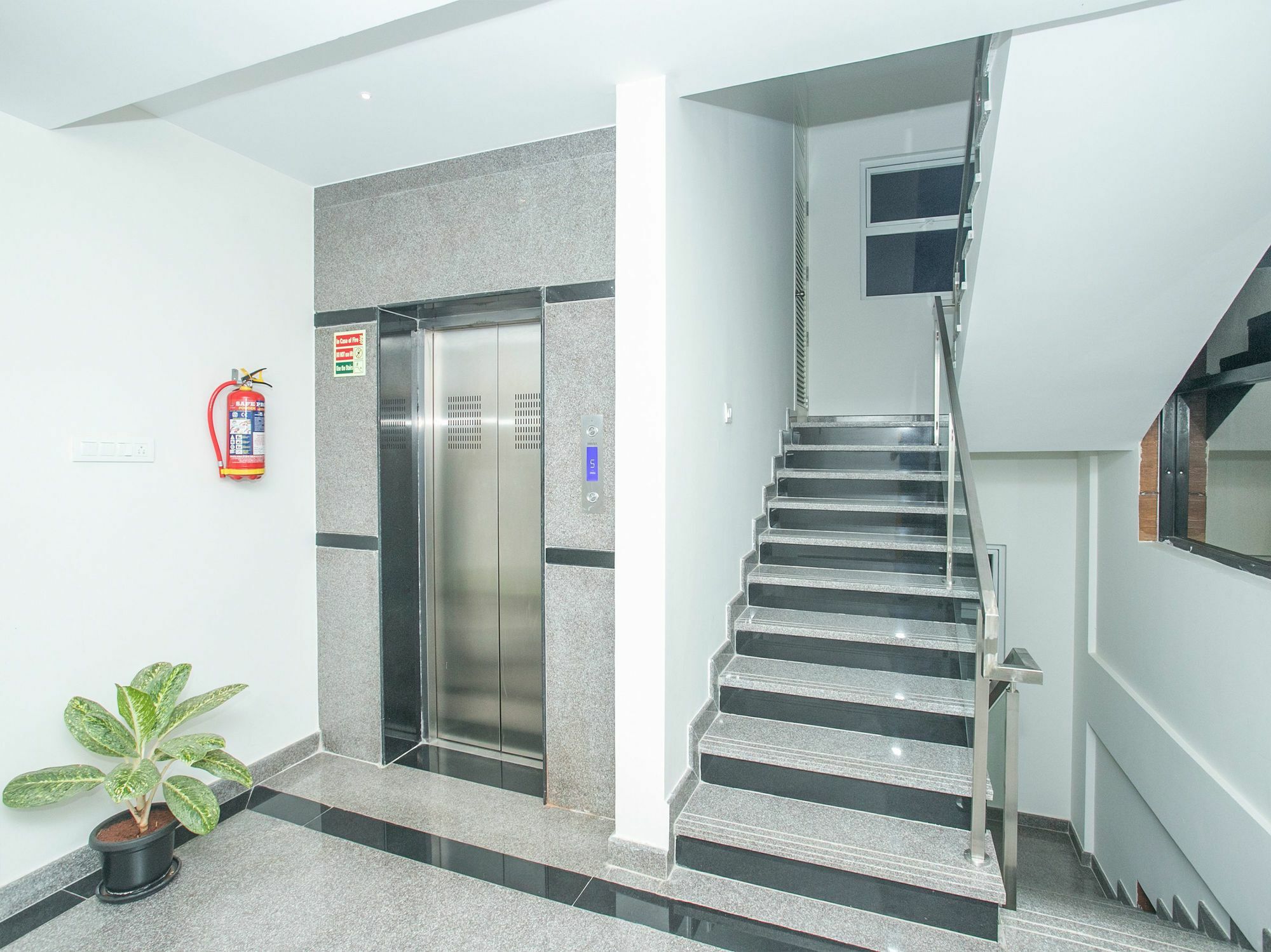 Capital O 15744 Northern Hotel 3*